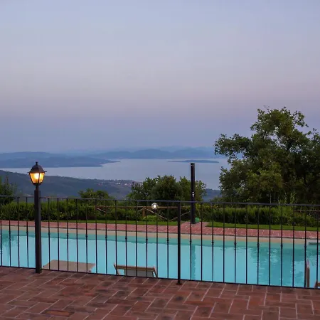 Lovely In With Pool Tuoro sul Trasimeno