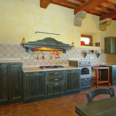 Villa Lovely In With Pool